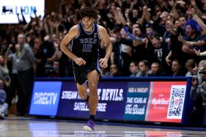 明年?duì)钤悄?？卡梅隆·布澤?戰(zhàn)合砍90分 破杜克新生歷史紀(jì)錄