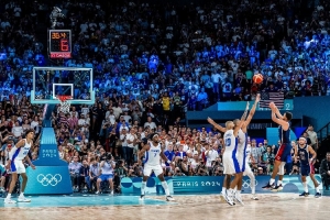 美國(guó)隊(duì)危險(xiǎn)嗎？庫(kù)里：世界正在追趕我們 但還沒(méi)有追上