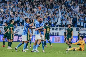 2025中超總結(jié)之深圳新鵬城：0-5慘敗埋隱患，三帥更迭驚險(xiǎn)保級