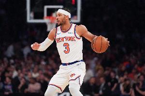 手感火熱！哈特強解命中壓哨三分 個人已經(jīng)11分