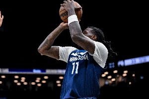 高炮臺(tái)！納茲·里德半場(chǎng)7中5拿到13分 三分3中3