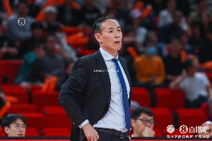 進攻啞火！第三節(jié)北京雙外援出場但全隊僅拿到10分 單節(jié)凈負(fù)17分