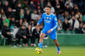 記者：阿諾德基本無緣今年剩余比賽，卡馬文加腳踝傷勢情況樂觀