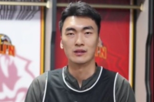 劉雁宇：和球隊建立起了默契 從防守和籃板做起