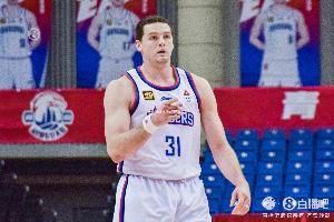 不理想！大衛(wèi)·詹姆斯14投5中拿到14分8板 正負值-16