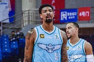 命中率很高！米奇11中9&罰球7中4拿全隊最高22分 另有6板2助1帽