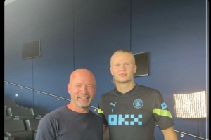 哈蘭德社媒曬同阿蘭·希勒合影：感謝3年前的建議，它很管用