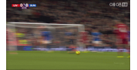 差之毫厘！索博斯洛伊遠射被撲，不到一分鐘后麥卡頭球又中柱彈出