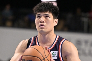 表現(xiàn)一般！陳國(guó)豪6中2僅拿6分3板1助1斷