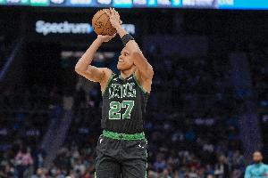 持續(xù)發(fā)力！沃爾什三分命中 凱爾特人轟出17-5打停奇才