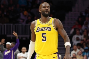 關(guān)鍵防守立功了！艾頓11中8得17分8板2斷 僅一個罰球