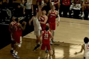 黃雀在后！弗里曼托籃下想攻 楊瀚森大手伸出直接扇飛收走皮球