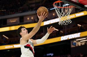 大號(hào)準(zhǔn)三雙！阿夫迪亞近5場(chǎng)場(chǎng)均31分10板9.2助 命中率51/39/80%