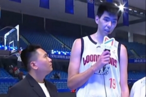 徐昕談莫蘭德：非常有激情&對(duì)抗足 私下關(guān)系不錯(cuò) 大動(dòng)作不會(huì)計(jì)較