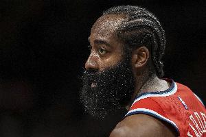 正負(fù)值-17最低！哈登13中6拿到18分7助&有4失誤4犯規(guī) 下半場僅2分