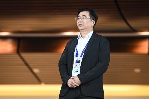 直播吧：宋凱、邵佳一現(xiàn)場觀看足協(xié)杯決賽