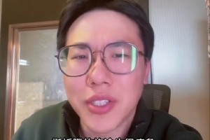 解說(shuō)：瀚森能夠從內(nèi)線防出去&體能有提升 這是開(kāi)拓者想看到的