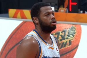 新外援還行！斯佩爾曼6中4拿到15分2板3助1斷