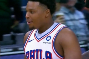 老鋼炮好久不見！洛瑞兜出來(lái)命中三分 76人領(lǐng)先到21分！