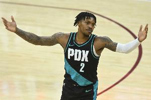 不愧是你！凱萊布·樂福半場(chǎng)2中0未得分僅拿2籃板 正負(fù)值-19