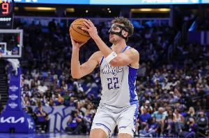 火力全開！小瓦格納22中12砍全場最高32分外加5板 三分9中4