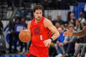 下去休息就落后了！阿夫迪亞首節(jié)6中4拿到12分 其中三分3中2