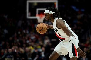 關(guān)鍵球！格蘭特三分一箭穿心反超！裁判回看還給奧薩爾一級(jí)惡意