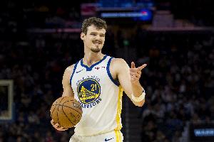 有所貢獻(xiàn)！波斯特出戰(zhàn)32分鐘 14投5中砍下12分9籃板3助攻3蓋帽