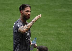 羅馬諾：39歲拉莫斯不打算退役，他將評估收到的報價