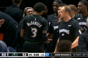 危險的信號！麥克丹尼爾斯里突外投連拿7分打?？齑? >
                                        </div>
                                    </div>
                                                                        <div   id=