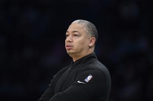 船記：里德末節(jié)4三分比快船全隊下半場多1個 一周前克萊也做到過