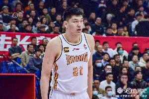 手感不佳！劉傳興半場(chǎng)5投0中得到2板2助4斷 正負(fù)值+7