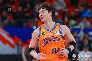 盧偉：王哲林今夏每天罰球練100-200個(gè) 所以罰籃比之前進(jìn)步不少