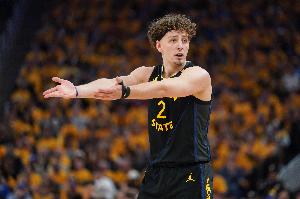 替補好些！波杰姆斯基半場三分5中3拿到9分4板 正負值+7