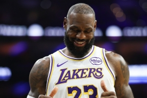 詹姆斯：休戰(zhàn)對(duì)綠軍的比賽讓我有兩天半的時(shí)間療傷 我感覺很不錯(cuò)