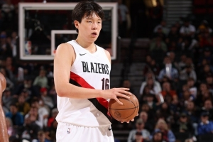 拓媒：球隊今天有意重視楊瀚森 希望他打出來以后做籌碼換字母？