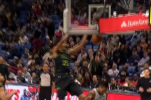 風(fēng)云突變！墨菲扣籃將分差追到2分打停馬刺 鵜鶘最多曾落后25分