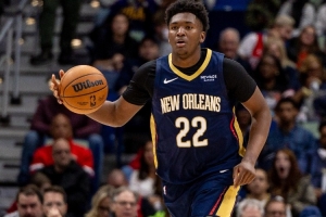 這個13號秀不簡單！奎因是NBA歷史首位拿下30+三雙的新秀中鋒