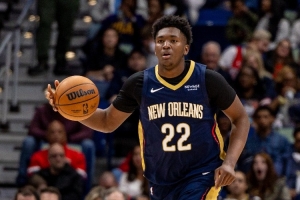 前途無量！鵜鶘13號秀奎因21歲前砍三雙 歷史新秀內(nèi)線第三人