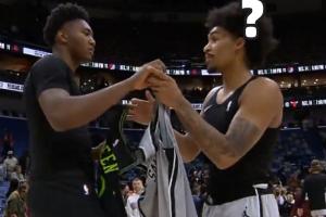 哈珀懵了奎因交換球衣拍完照又把自己的球衣要回去了