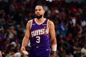 解說：太陽對內(nèi)線的攻擊非常兇 進攻真的很不錯 處理球很果斷流暢