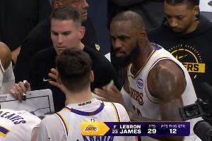 他太懂了！詹姆斯最后一個暫停激烈指導隊友防守&成功致命搶斷