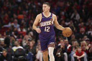 連續(xù)12場(chǎng)上雙！吉萊斯皮15中6拿到19分6板4助1帽 末節(jié)11分