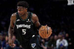 拼盡全力！愛(ài)德華茲21中15空砍全場(chǎng)最高40分外加9板 三分7中3