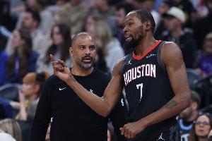 烏度卡：前21場整體表現(xiàn)不錯&尤其是KD融入以后 我們有更高的追求