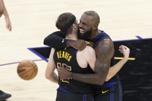 詹姆斯：里夫斯是我們的核心之一 本賽季他要承擔更多的責任