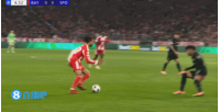 可惜！17歲卡爾寫意兜射破門被吹越位在先，差點實現(xiàn)歐冠連場破門
