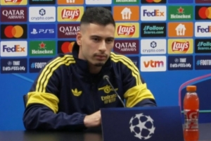 英超比歐冠難踢馬丁內(nèi)利：歐冠空間更大，英超有些隊(duì)愛擺大巴