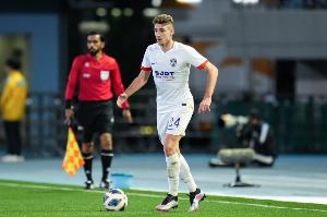 足球報(bào)：柔佛球員阿里瓦斯是否三黃存疑，海港未明確表示是否申訴