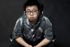 疑似藍(lán)戰(zhàn)非綁匪嫌疑人自首？駐卡塔爾大使館工作人員稱目前沒人來自首